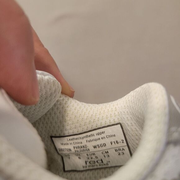 White Gold Red by Marc Ecko Shoes Sneackers Toddler Size 7 - Picture 4 of 7